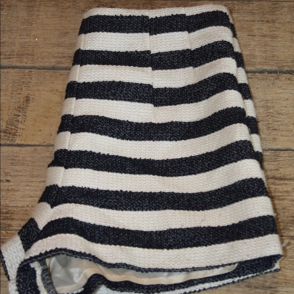 BCBGeneration blue and white striped shorts - Picture 6 of 8